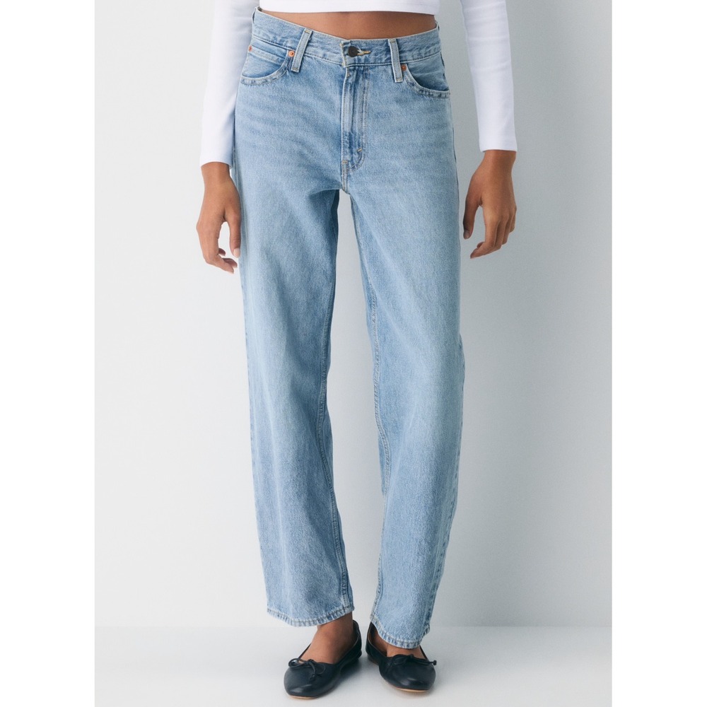 Levi's Premium Dad Jean Far and Wide Light Wash Women's Size 23 Straight Leg